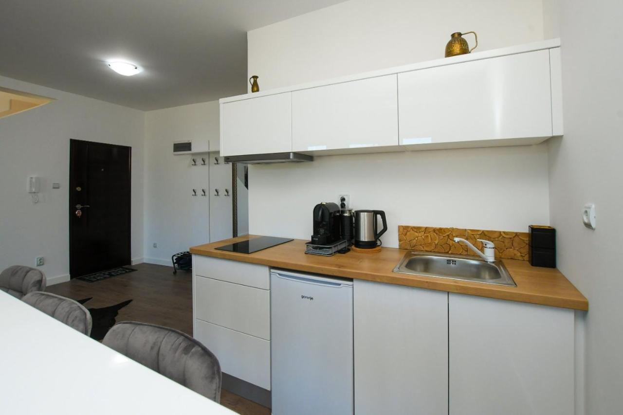 Central Apartments Кладово Екстериор снимка