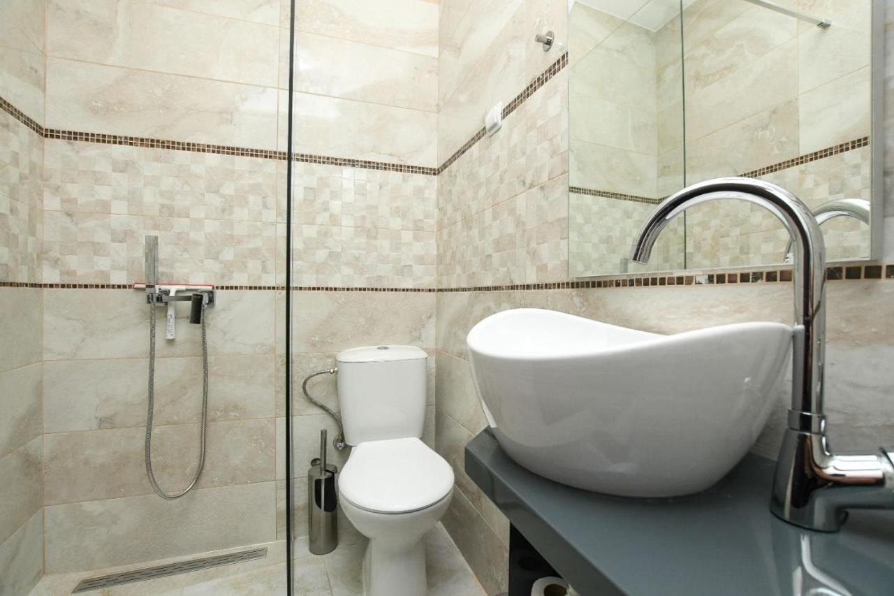 Central Apartments Кладово Екстериор снимка