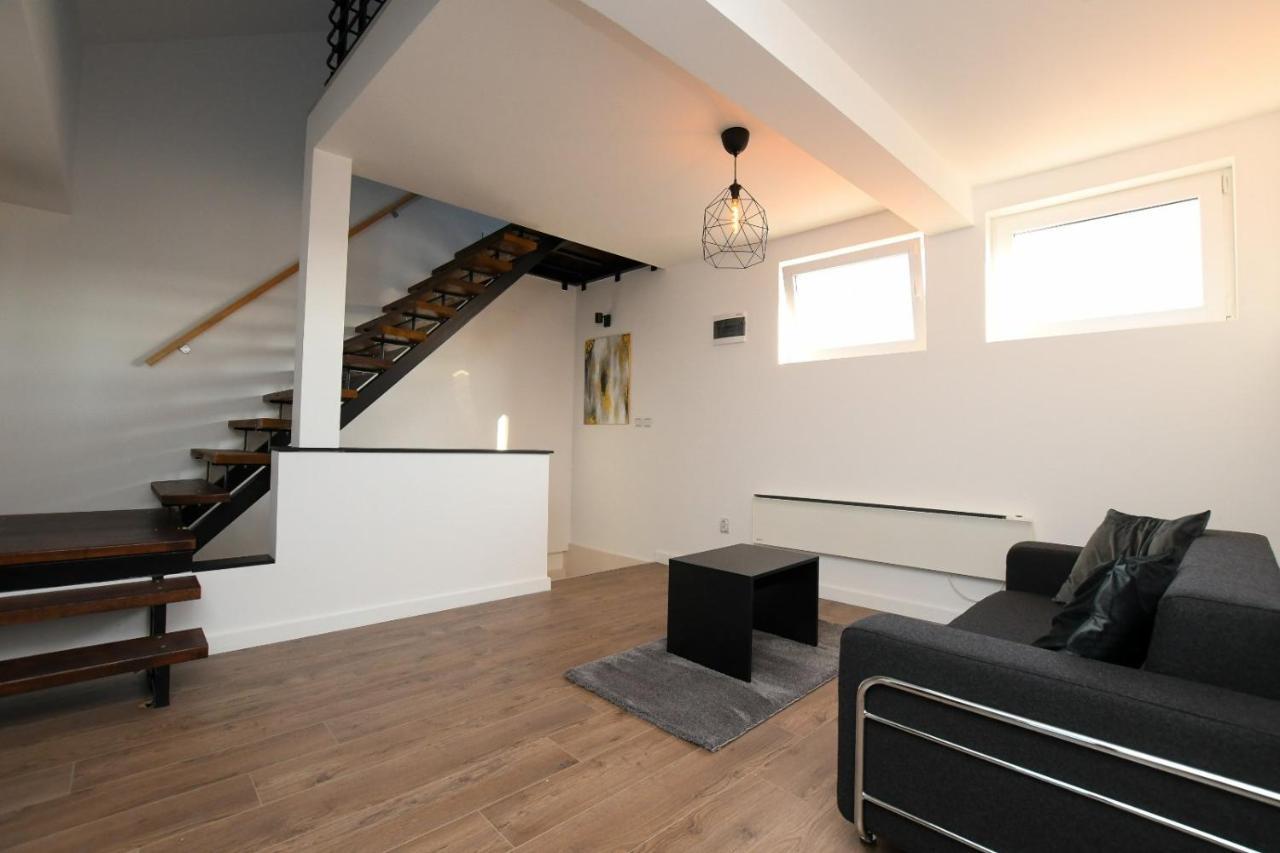Central Apartments Кладово Екстериор снимка